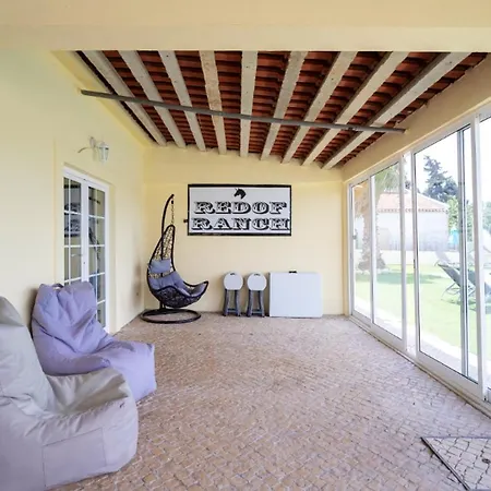 Spacious In With Private Pool And Garden ヴィラ *