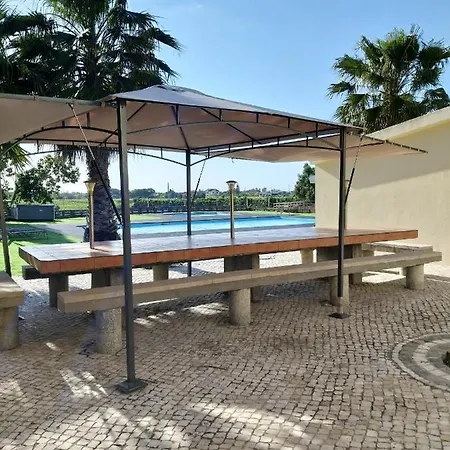 Spacious In With Private Pool And Garden Палмела