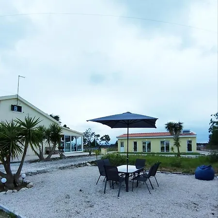 Spacious In With Private Pool And Garden