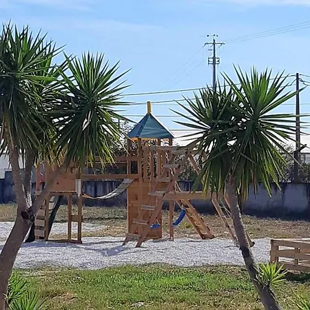 Spacious In With Private Pool And Garden *