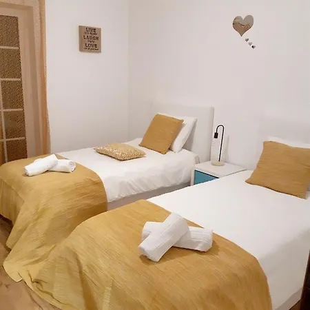 Spacious In With Private Pool And Garden * パルメラ
